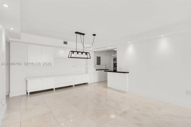 Condo for sale at Brickell Bay Club 1007