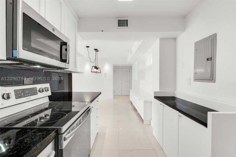 Condo for sale at Brickell Bay Club 1007