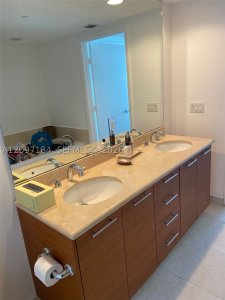 Alquiler de apartamento en 50 Biscayne 2906