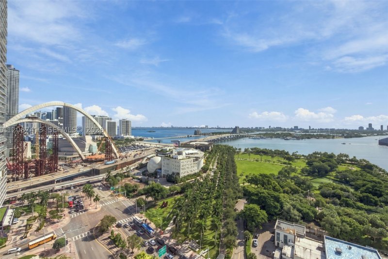 Comprar apartamento en 900 Biscayne 2406
