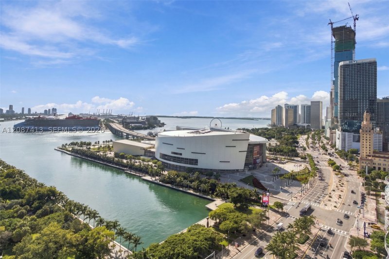 Comprar apartamento en 900 Biscayne 2406