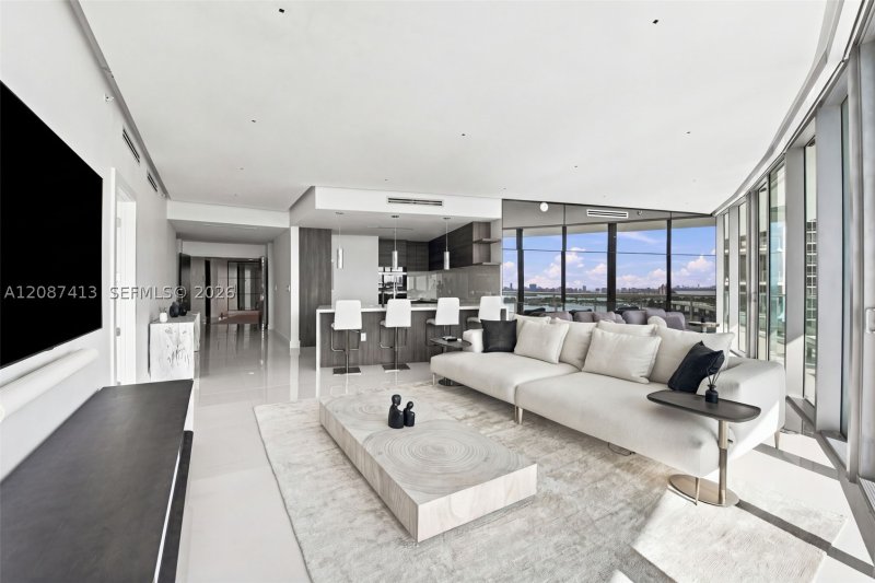 Comprar apartamento en 900 Biscayne 2406