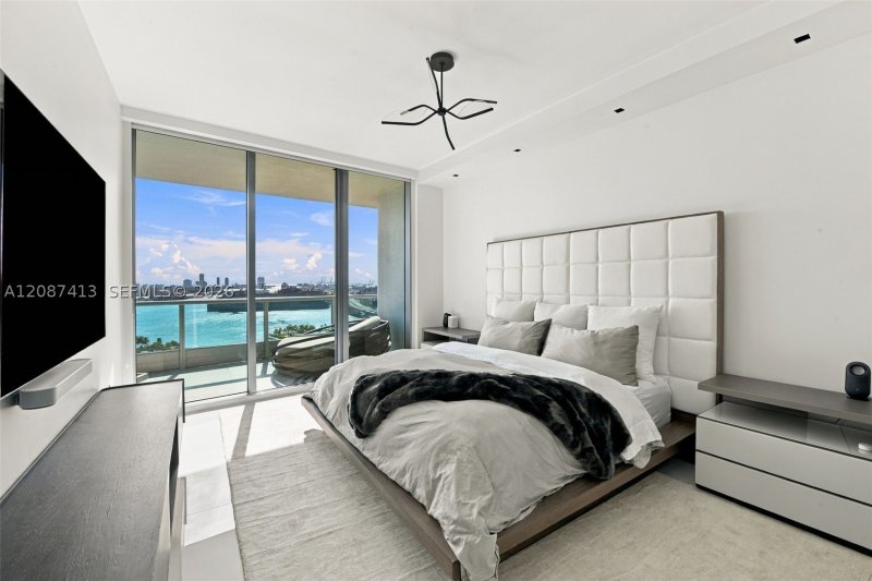Comprar apartamento en 900 Biscayne 2406
