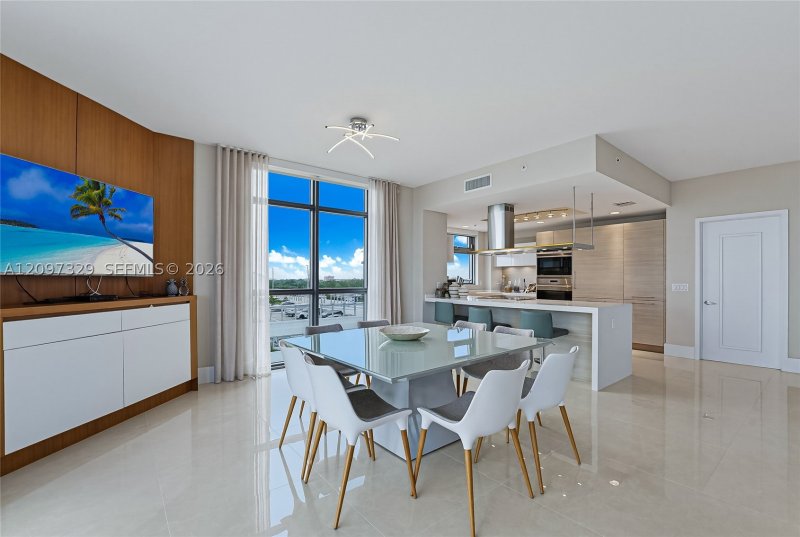 Comprar apartamento no Marina Palms Yacht Club 901