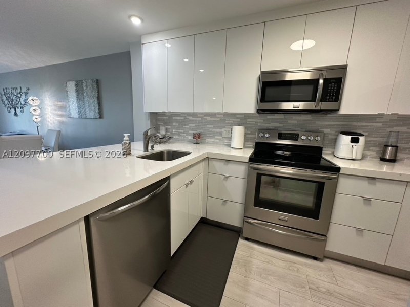 Property photo # 6