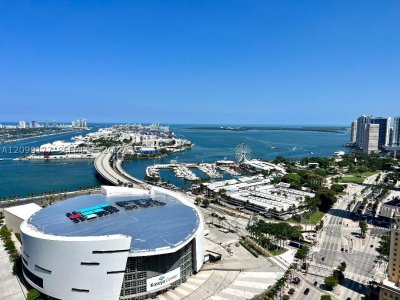 Aluguel de apartamento no Marina Blue 3703