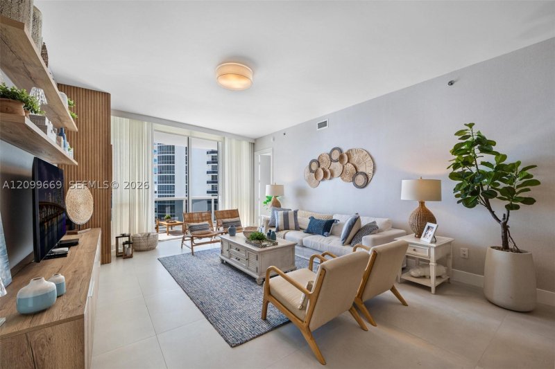 Aluguel de apartamento no Trump Tower One 1007