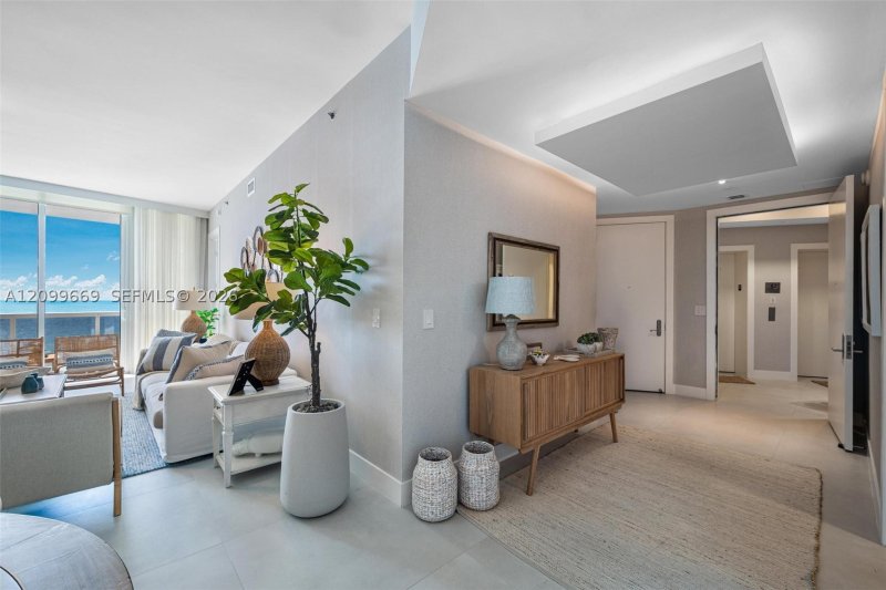 Aluguel de apartamento no Trump Tower One 1007