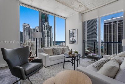 Comprar apartamento no Centro Condo 2102