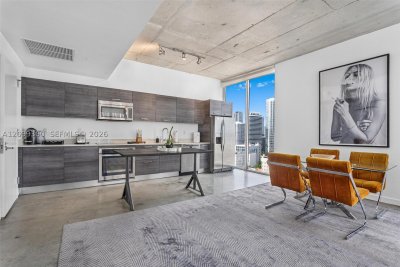 Comprar apartamento no Centro Condo 2102