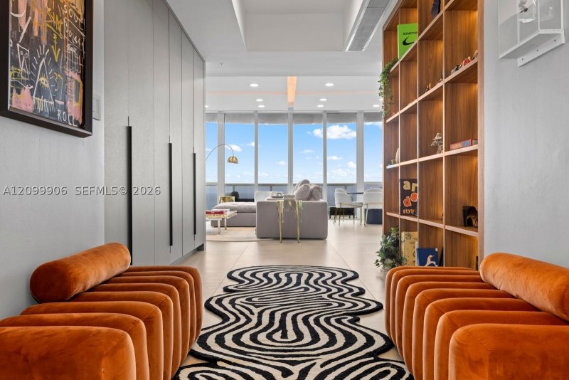Condo for sale at Trump Tower One 2901