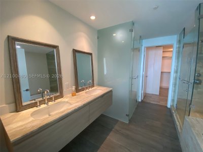 Comprar apartamento en Biscayne Beach 705