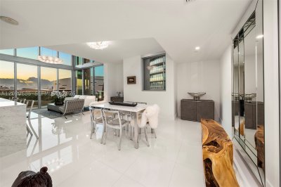 Comprar apartamento en 900 Biscayne 701