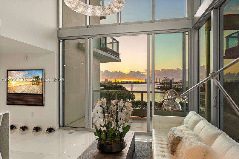 Comprar apartamento en 900 Biscayne 701