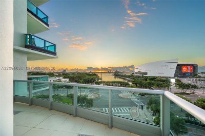 Comprar apartamento en 900 Biscayne 701