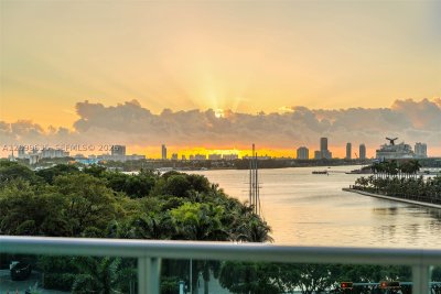 Comprar apartamento en 900 Biscayne 701