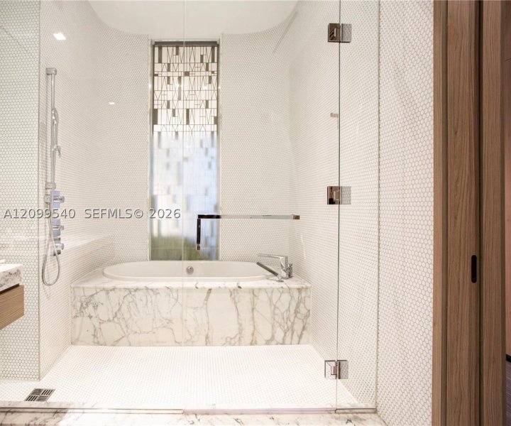 Condo for sale at SLS Lux Brickell 707