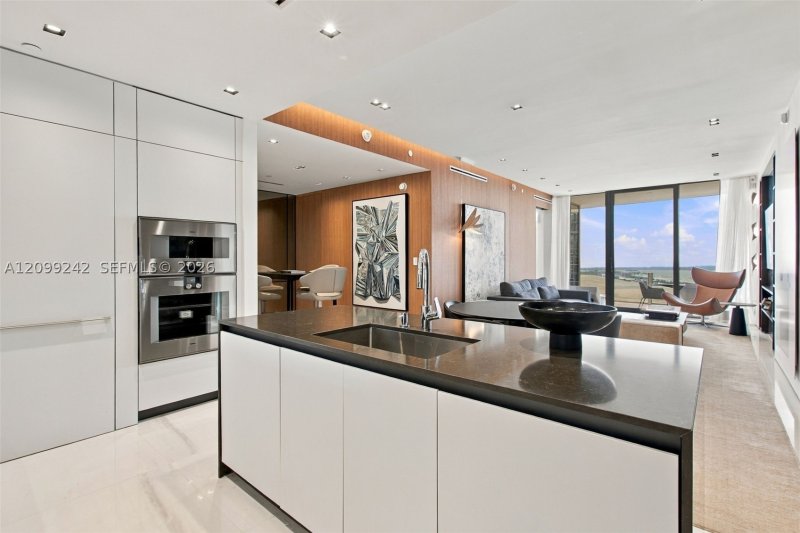 Aluguel de apartamento no Aston Martin Residences 5105W