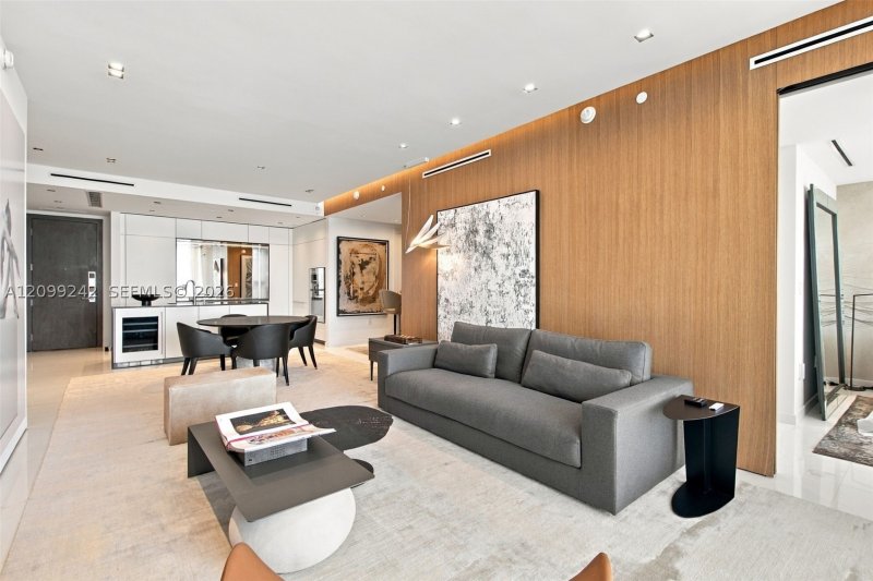 Aluguel de apartamento no Aston Martin Residences 5105W