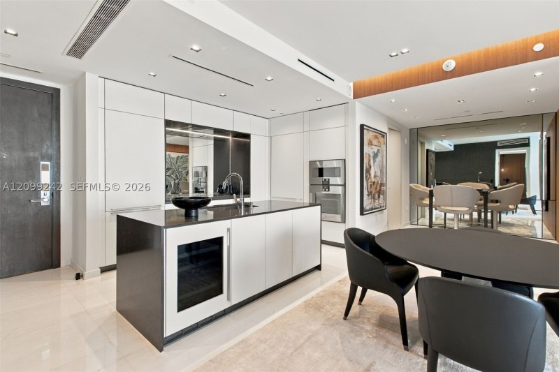Aluguel de apartamento no Aston Martin Residences 5105W