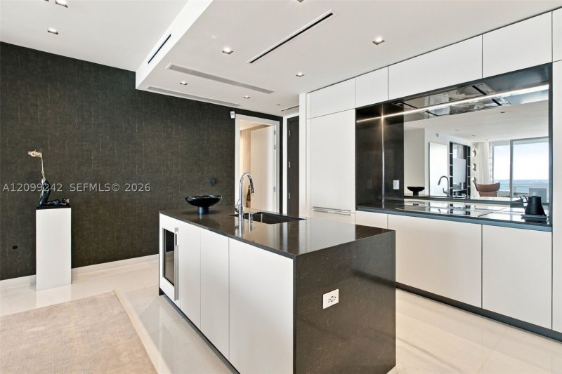Aluguel de apartamento no Aston Martin Residences 5105W