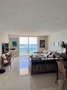 Harbour House Apt #1420
