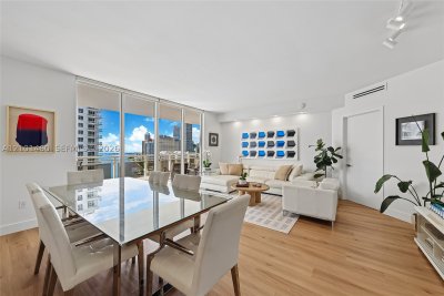Comprar apartamento no Carbonell 2403