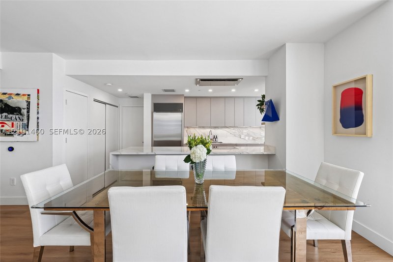 Comprar apartamento no Carbonell 2403