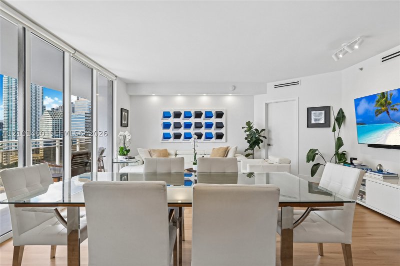 Comprar apartamento no Carbonell 2403