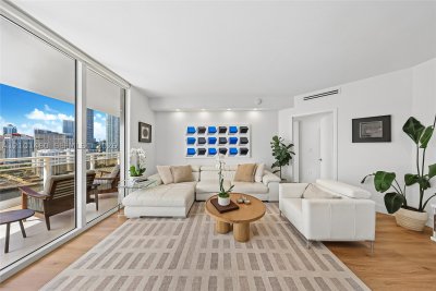 Comprar apartamento no Carbonell 2403