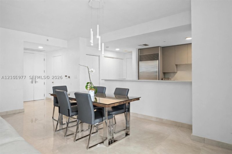 Alquiler de apartamento en Carbonell 1703