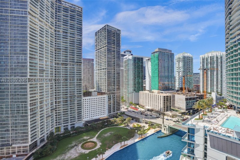 Comprar apartamento en Aston Martin Residences 2106W