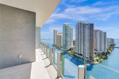 Comprar apartamento en Aston Martin Residences 2106W
