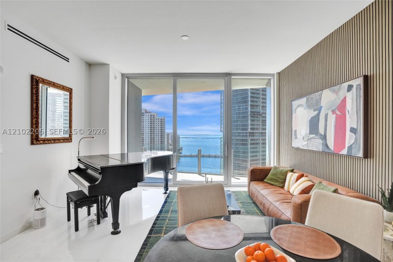 Comprar apartamento en Aston Martin Residences 2106W