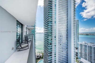 Comprar apartamento no Paraiso Bayviews 3407