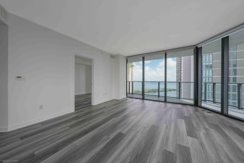 Comprar apartamento no Paraiso Bayviews 2506