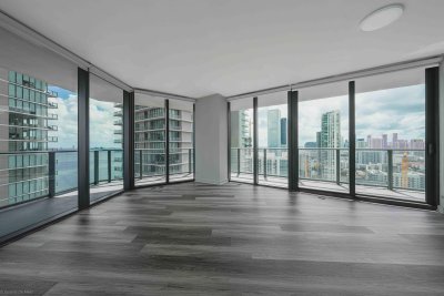 Comprar apartamento no Paraiso Bayviews 2506