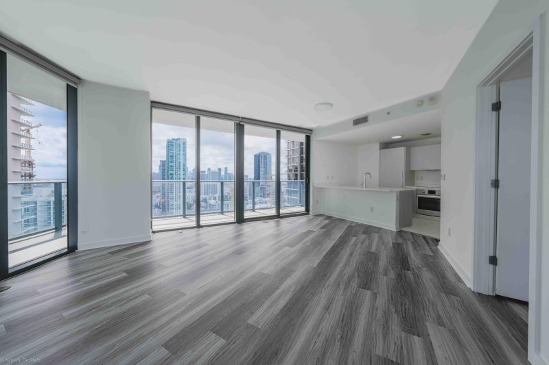 Comprar apartamento no Paraiso Bayviews 2506