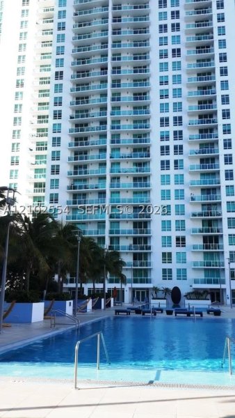 Comprar apartamento en The Plaza Tower I 4005