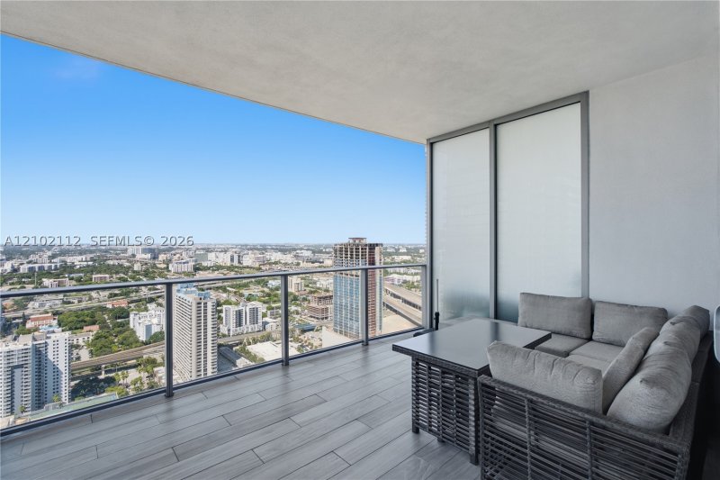 Comprar apartamento no Paramount Miami WorldCenter 3906