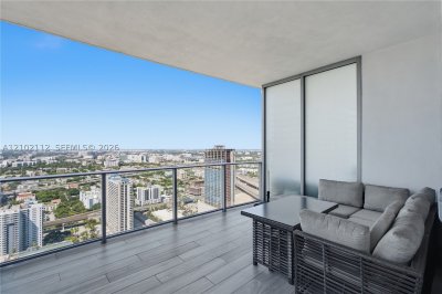 Comprar apartamento no Paramount Miami WorldCenter 3906