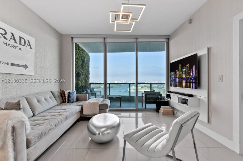 Comprar apartamento en 900 Biscayne 3003