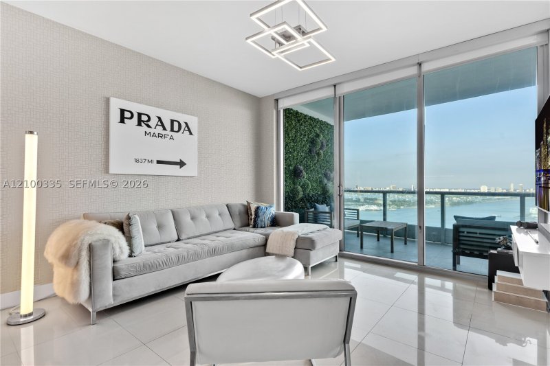 Comprar apartamento en 900 Biscayne 3003