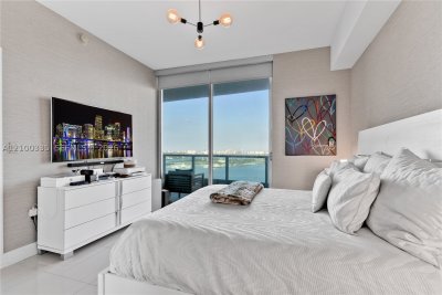 Comprar apartamento en 900 Biscayne 3003