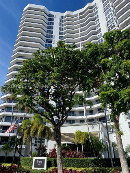 Apartment for rent at Mystic Pointe 600 1711