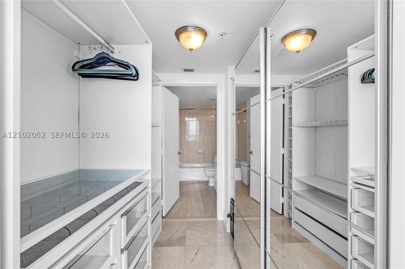 Aluguel de apartamento no Opera Tower 5602