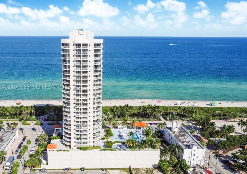 Aluguel de apartamento no St Tropez Ocean 9-D