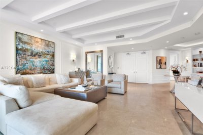 Comprar apartamento en Turnberry Ocean Colony 1401