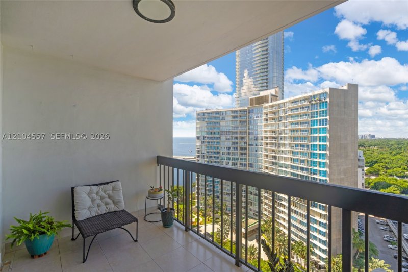 Condo for sale at Brickell Bay Club 1808