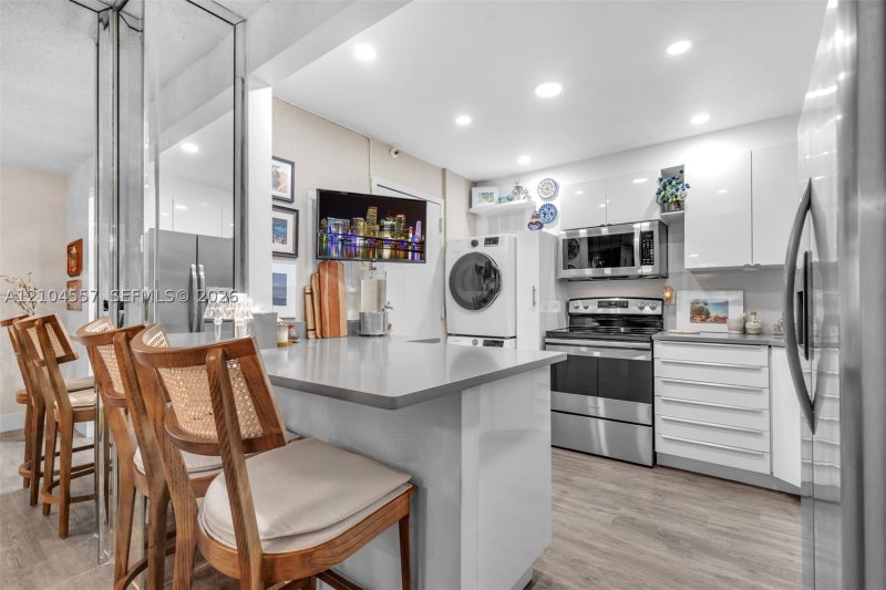 Condo for sale at Brickell Bay Club 1808